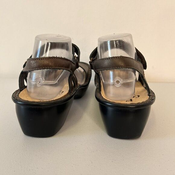 Naot Bronze Metallic Leather Strappy Sandals with Finn Comfort Insoles - Picture 4 of 7